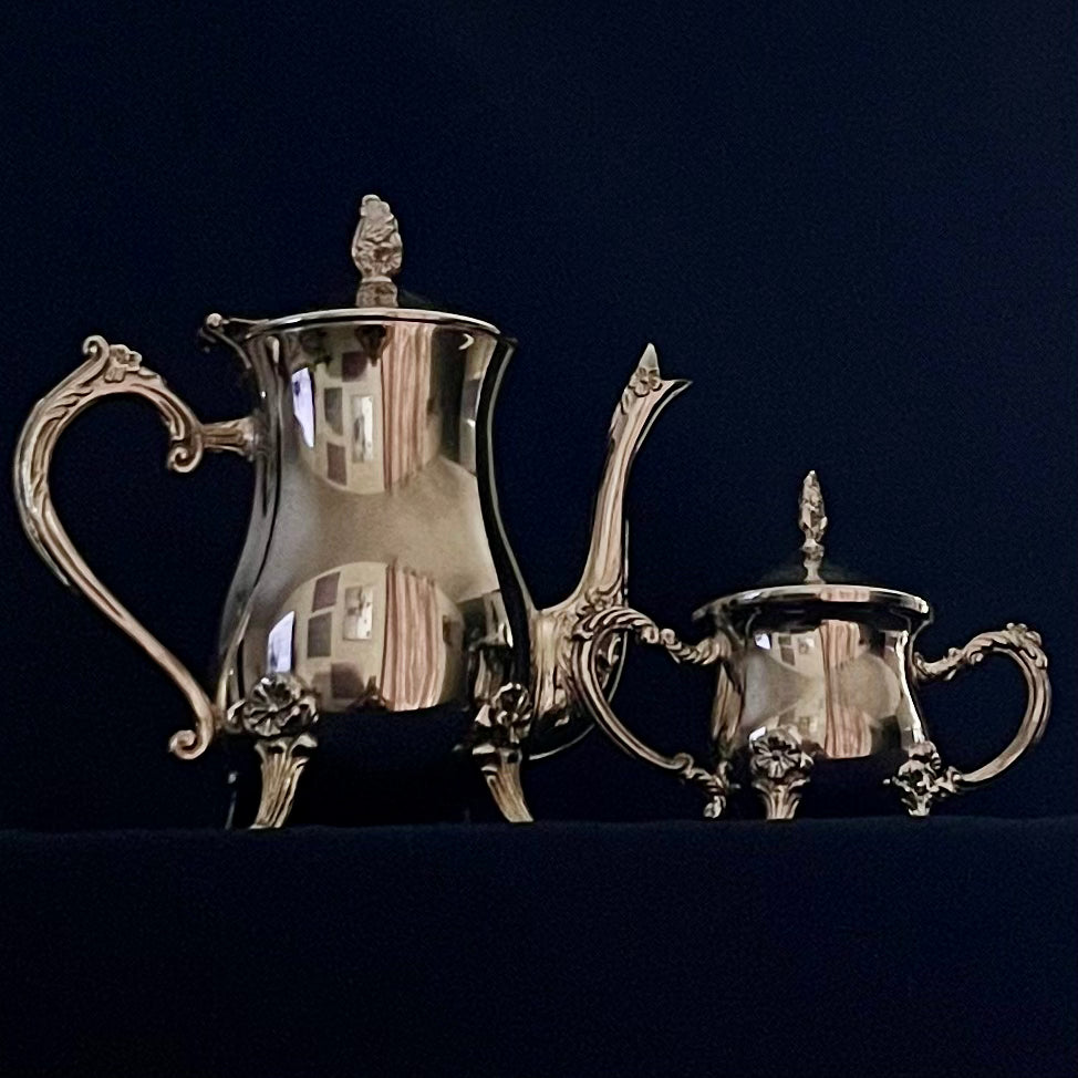 Vintage Coffee Pot/Tea Pot and Sugar Bowl