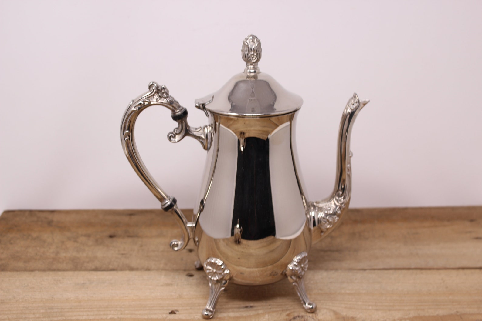 Vintage Coffee Pot/Tea Pot and Sugar Bowl