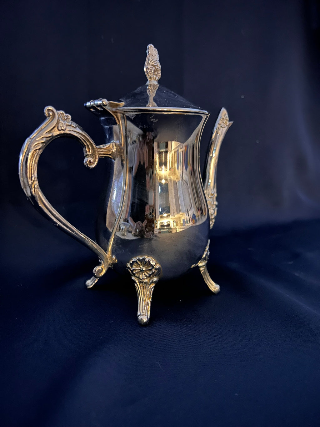 Vintage Coffee Pot/Tea Pot and Sugar Bowl