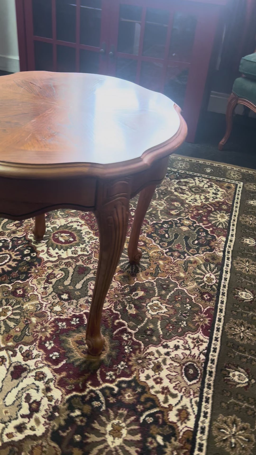 French Provincial 22" Oval Accent End Table